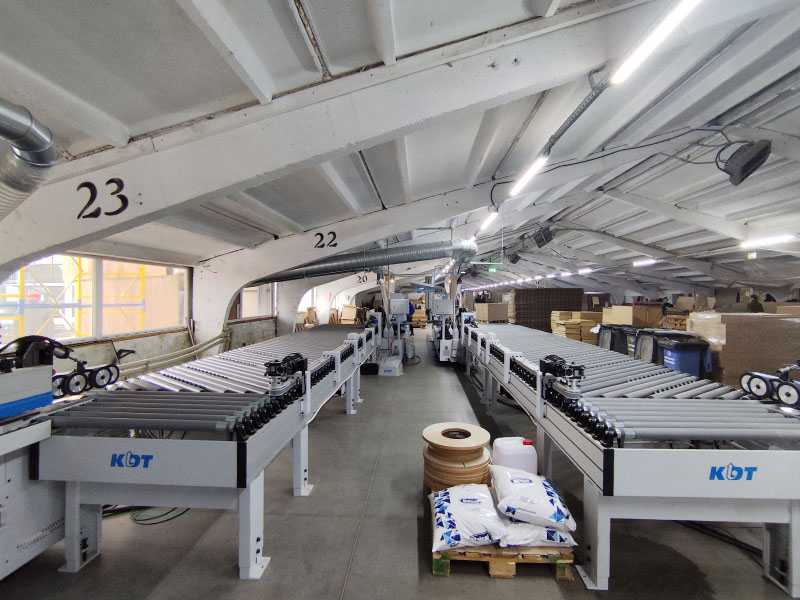 Automatizovaná čtyřstranná olepovací stanice