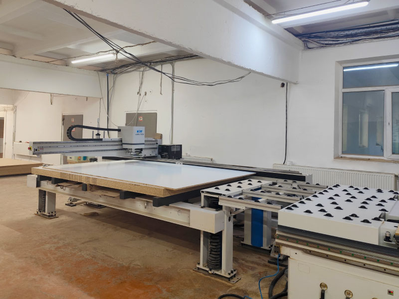 Loading table with label printing for nesting KHA-1710