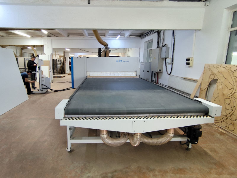 Unloading table KHA-9710