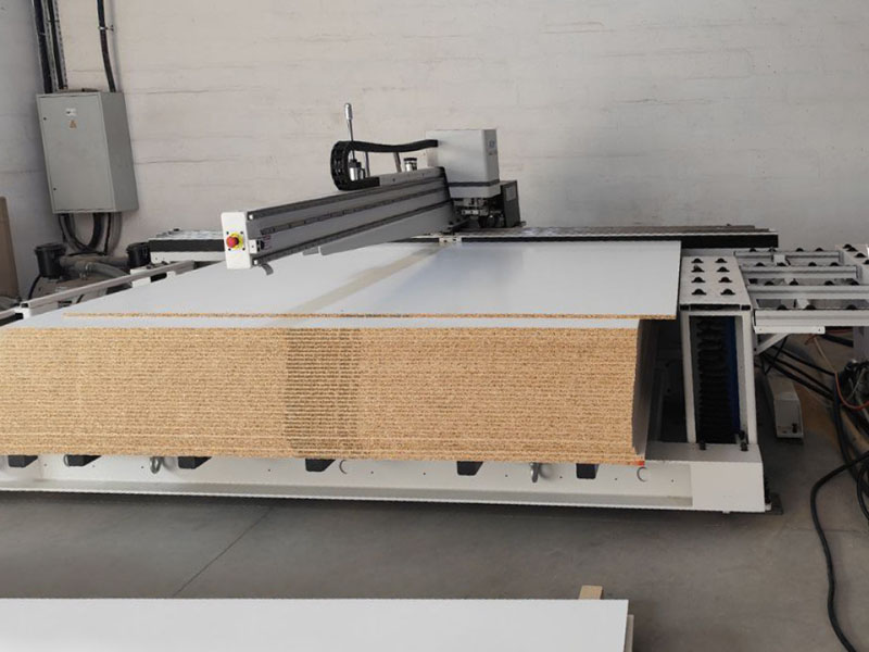 Loading table with label printing for nesting KHA-1710
