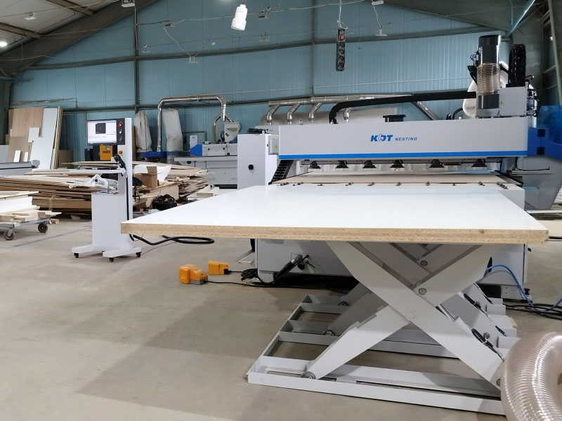 Automatic cutting line based on KN-3710DE CNC machining center
