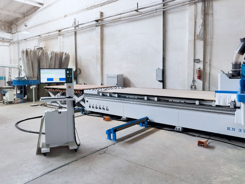 Automated cutting line based on the KN-3713D CNC machining center