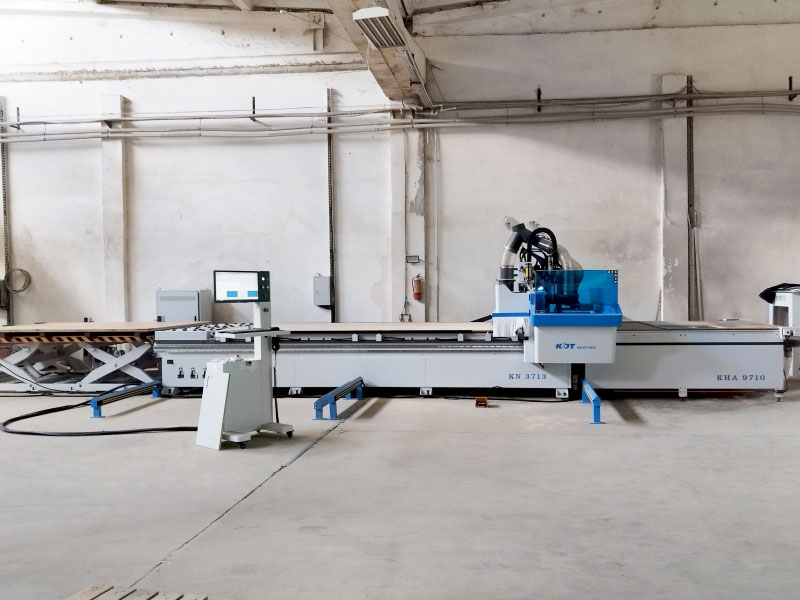 Automated cutting line based on the KN-3713D CNC machining center